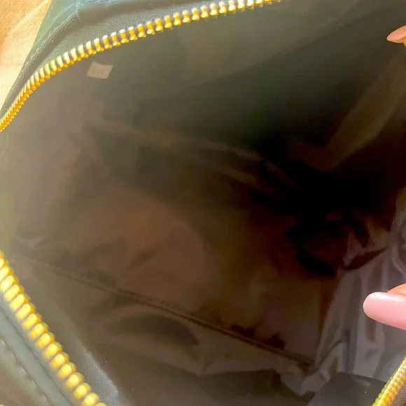 Kate Spade Black Tote (EUC) w/Matching New Travel Cosmetic Case & Foldable Tote - Picture 9 of 16